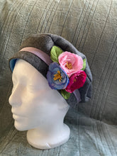 Load image into Gallery viewer, Beret Hat with flowers.
