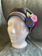 Load image into Gallery viewer, Beret Hat with flowers.
